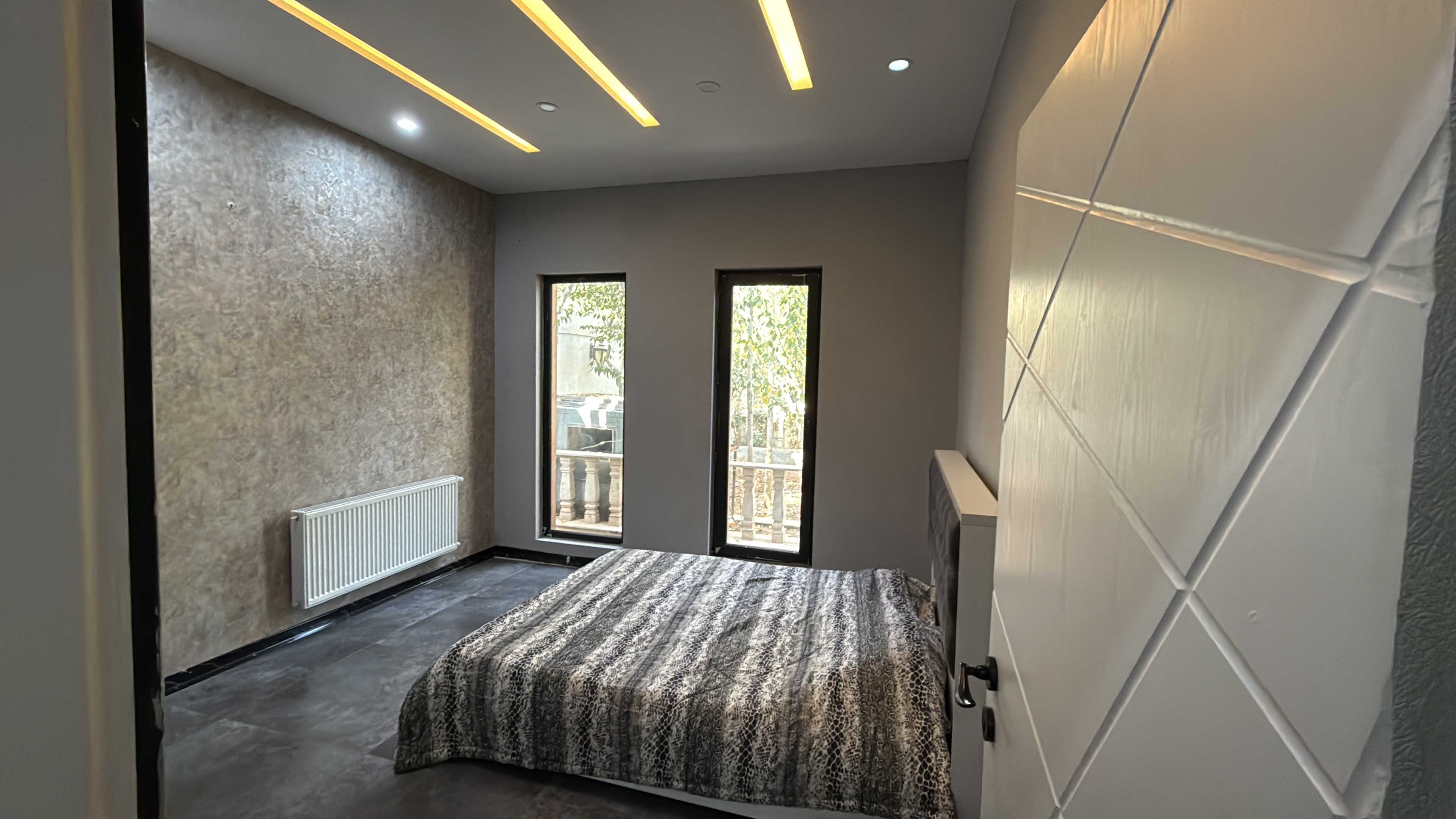 باغ ویلا مدرن و لوکس آرش شهریار | استخر آب گرم