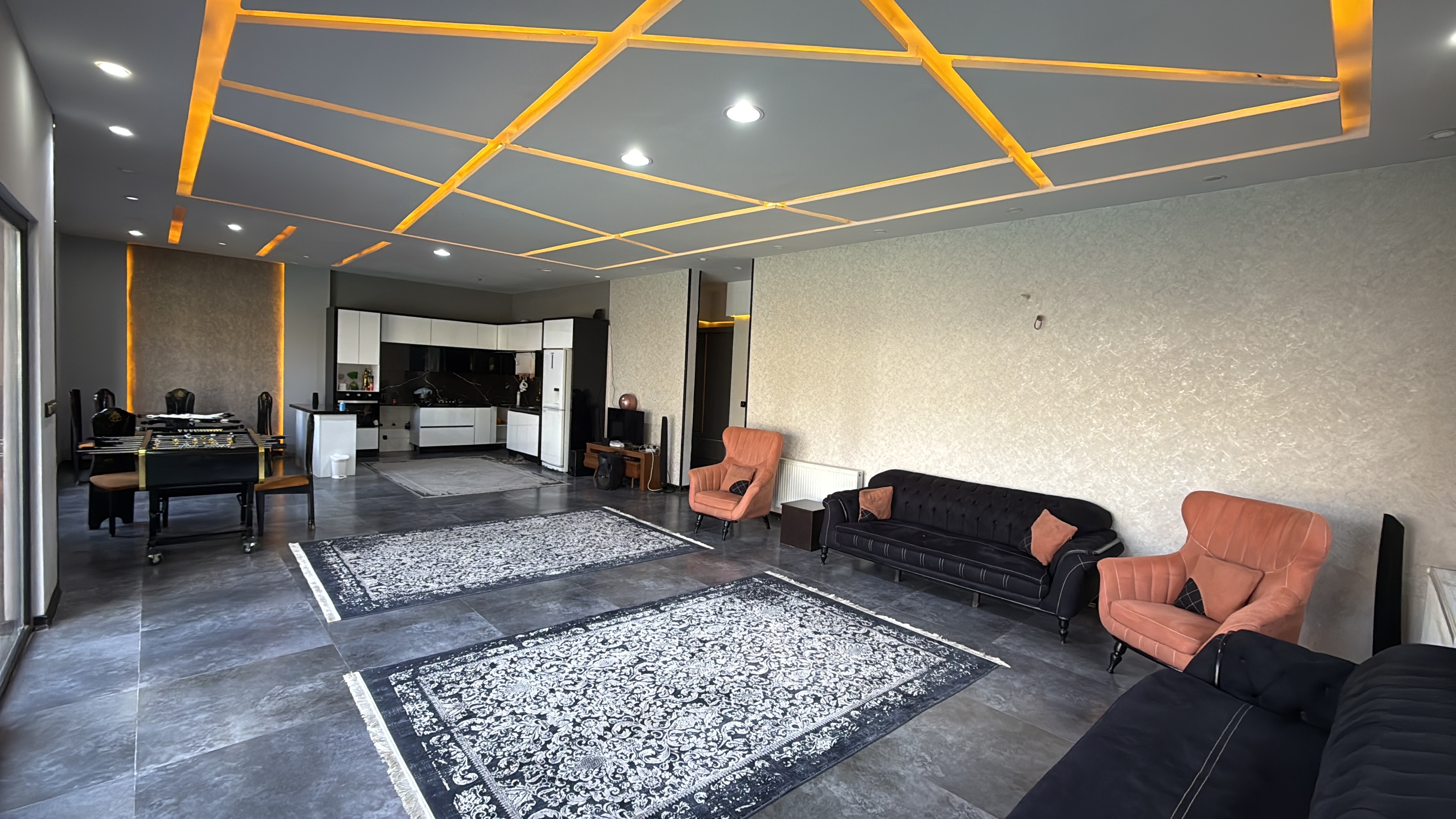 باغ ویلا مدرن و لوکس آرش شهریار | استخر آب گرم