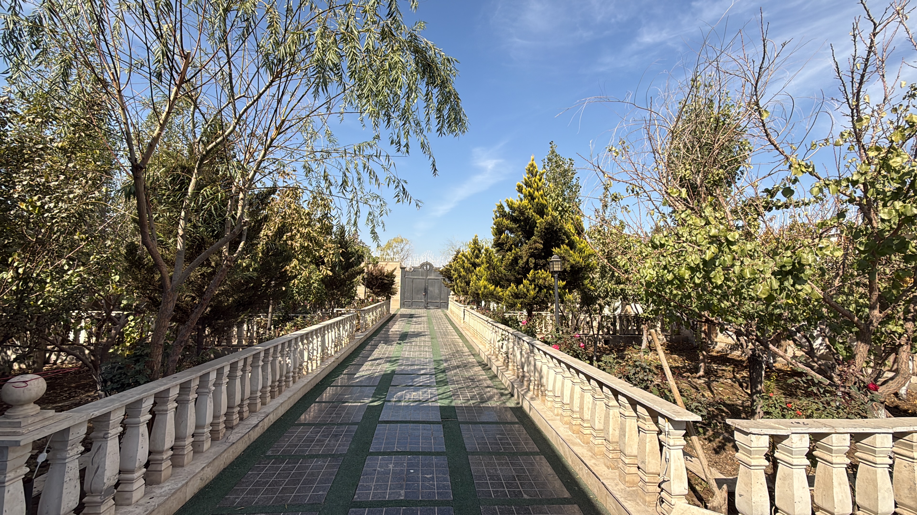 باغ ویلا مدرن و لوکس آرش شهریار | استخر آب گرم