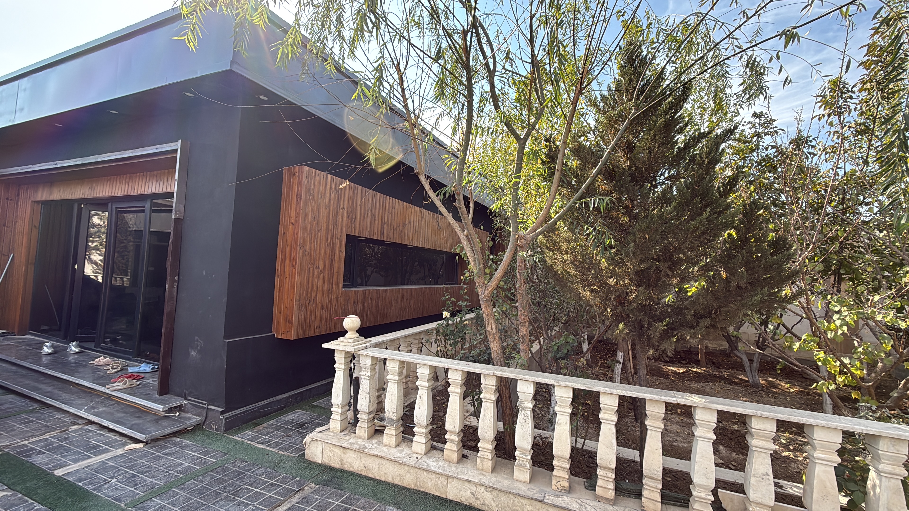 باغ ویلا مدرن و لوکس آرش شهریار | استخر آب گرم