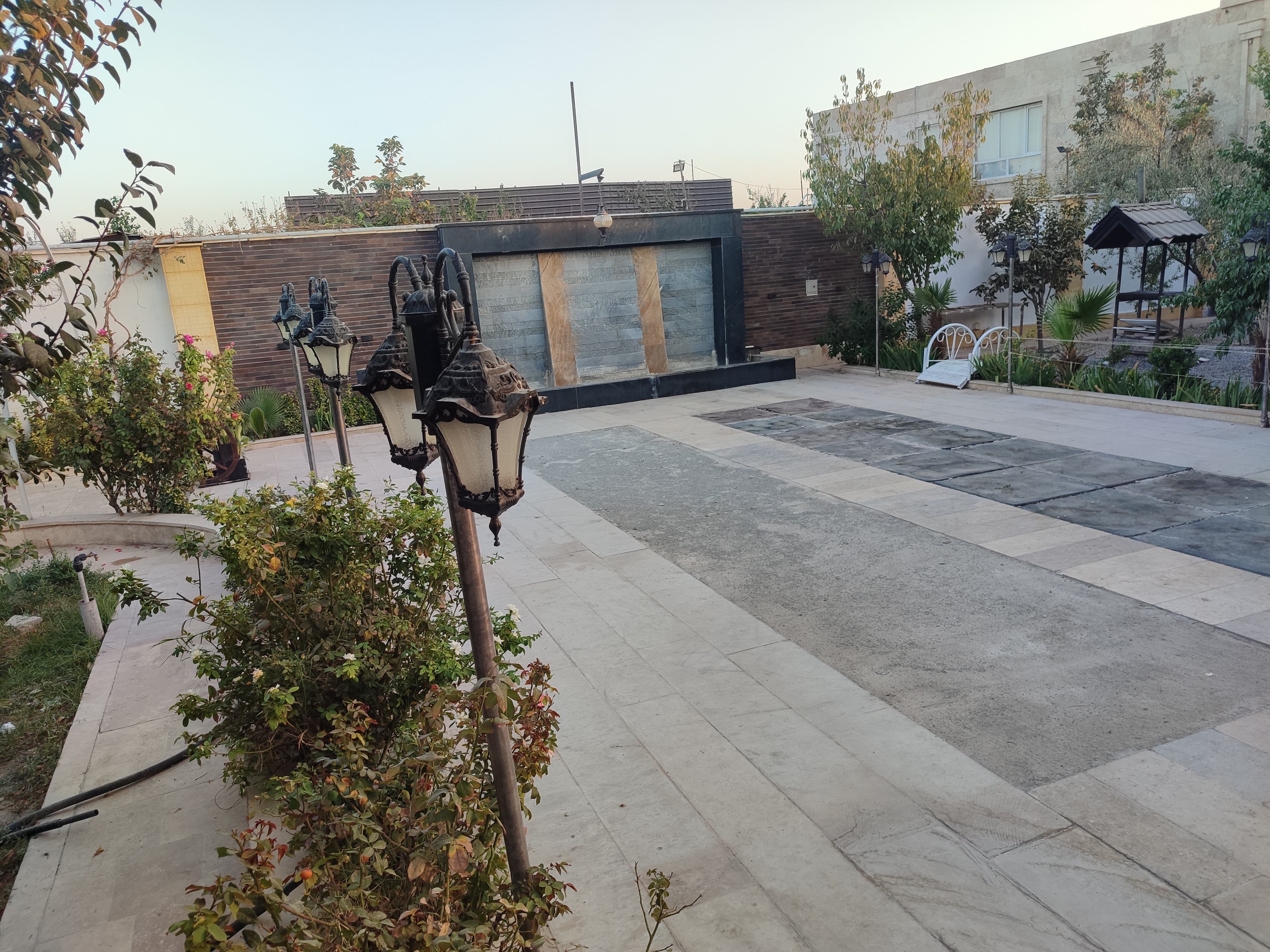 باغ ویلای چهارفصل مناسب مراسمات و مهمانی