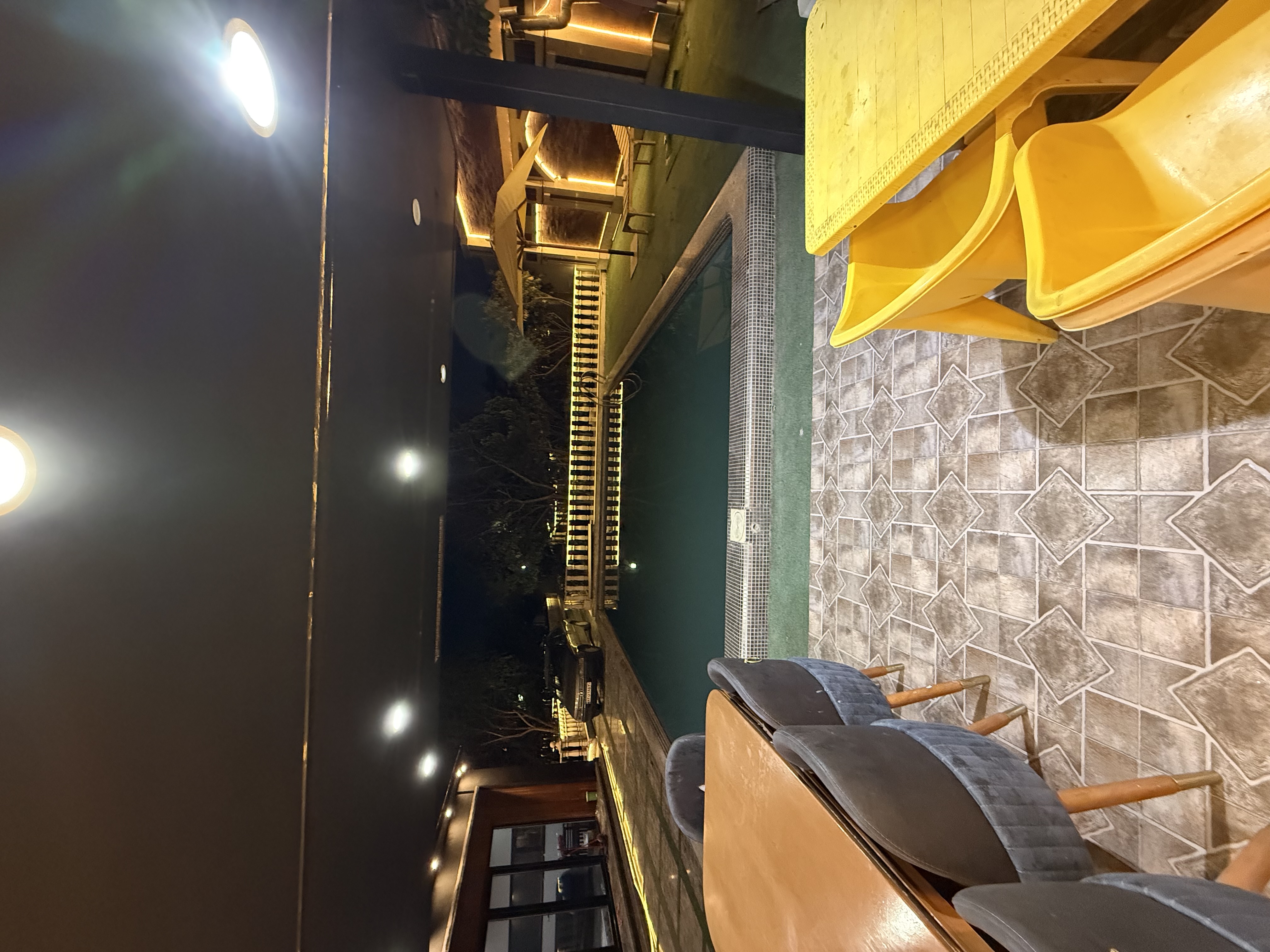 باغ ویلا مدرن و لوکس آرش شهریار | استخر آب گرم