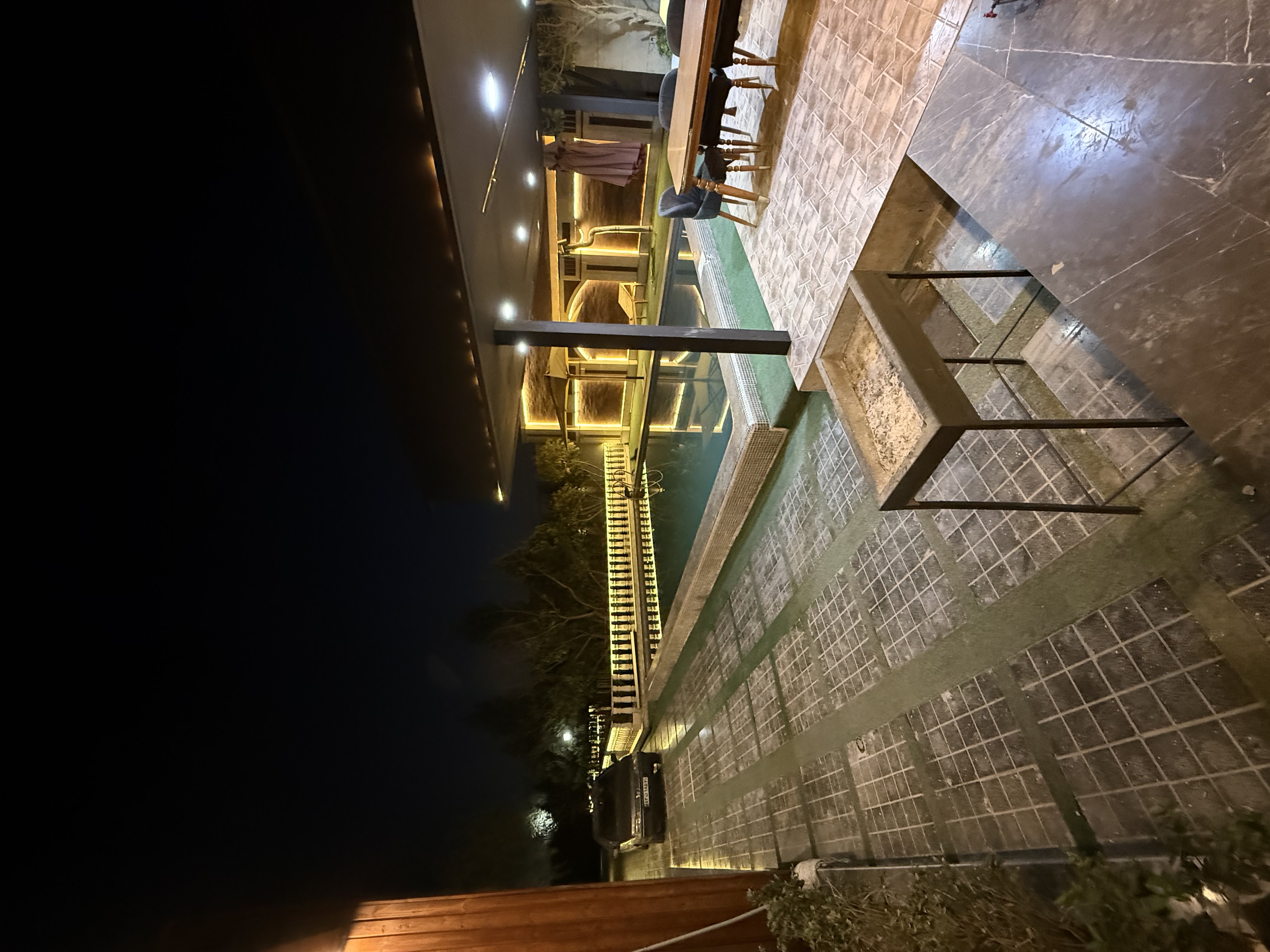 باغ ویلا مدرن و لوکس آرش شهریار | استخر آب گرم