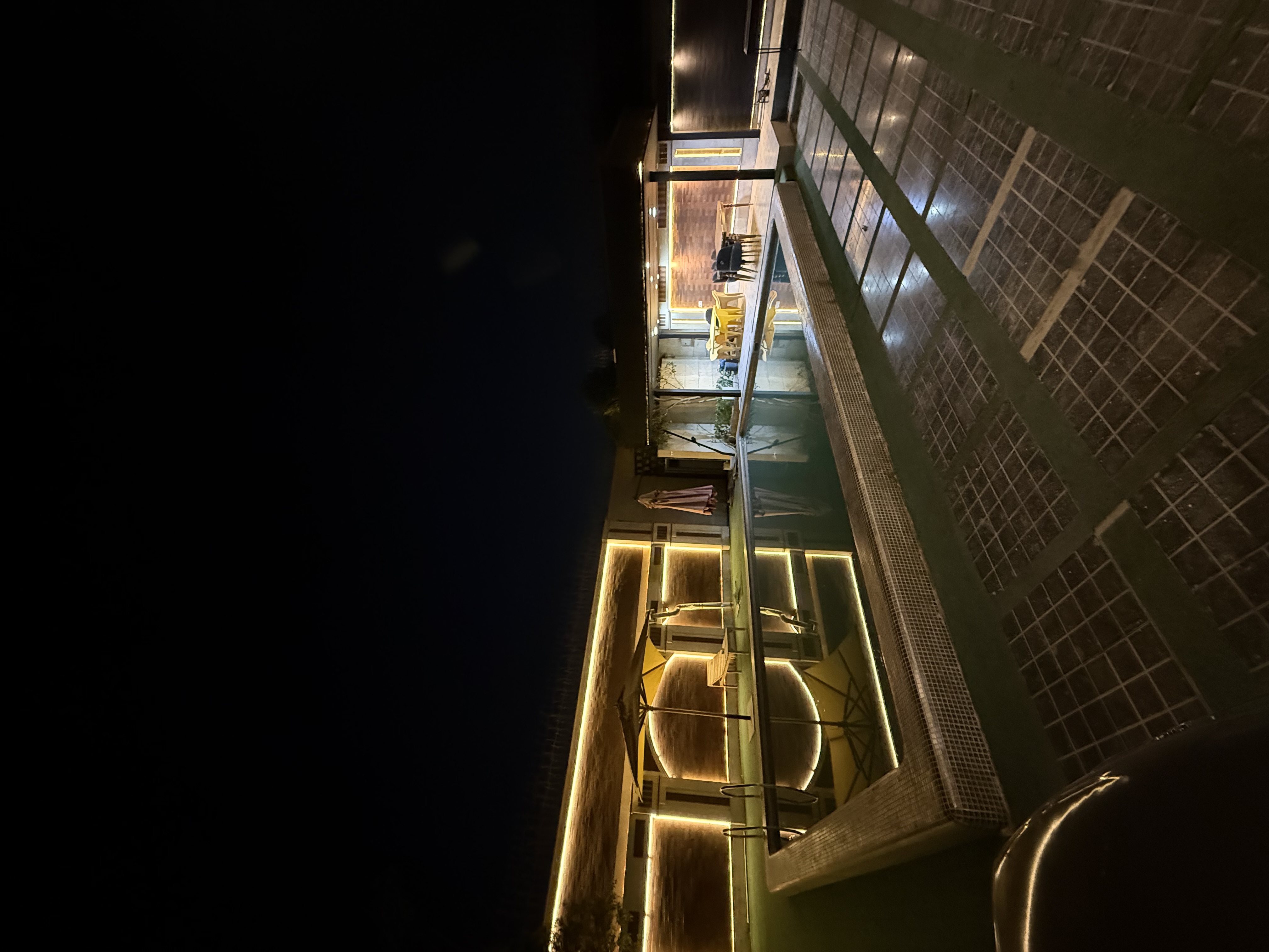 باغ ویلا مدرن و لوکس آرش شهریار | استخر آب گرم